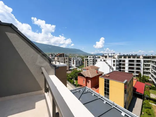 Panoramic Vienna Heights: Luxury Apartment! - Image 4