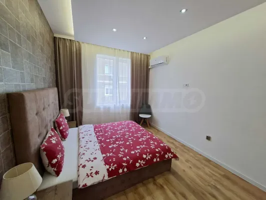 Stylish Varna Apartment: Central Location, Parking Included. - Image 5