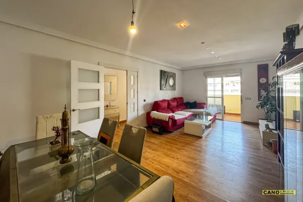 Spacious 3-Bedroom Apartment in Las Salinas, Roquetas de Mar - Image 1