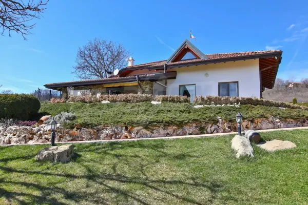 Luxury Lakeside House in Kovachevtsi - 5 Bedrooms, 1500m² Garden - Image 4