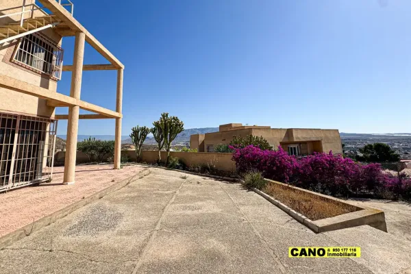 Spacious 5-Bedroom Chalet with Pool & BBQ in Huércal de Almería - Image 5