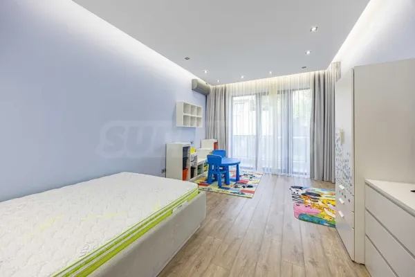 Luxury home with panoramic Vitosha &amp; Sofia views - Image 2