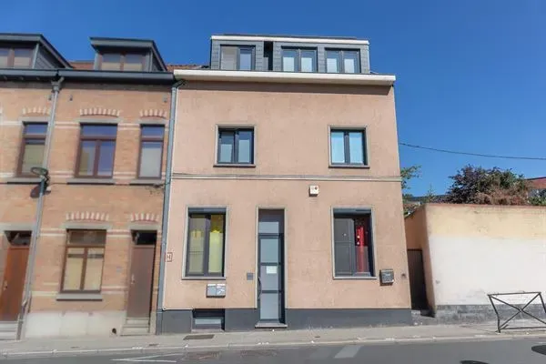Saint-Job Terrace Penthouse: Bright Apartment in Ukkel - Image 5