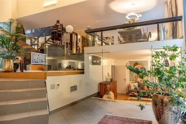 Spacious Architect-Designed House with Private Garden in Ukkel - Image 5