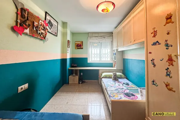 Spacious 2-Bedroom Apartment with Elevator in Almería, Spain - Image 1