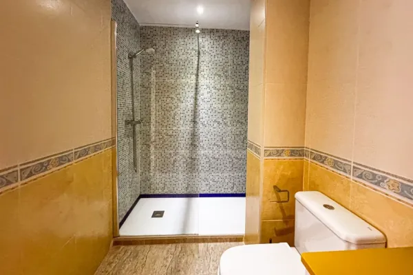 Spacious Refurbished Apartment in Vícar's Historic Center. - Image 5