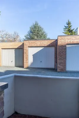 Spacious Apartment with Garage, Quiet Location Near Uccle Amenities - Image 3
