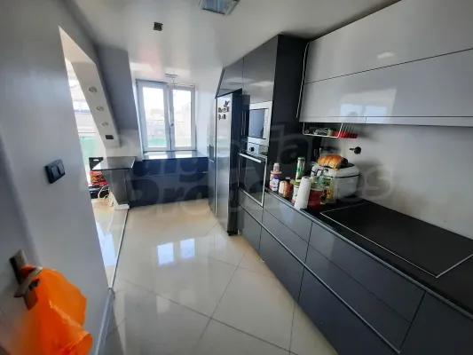 Luxury Energy-Efficient Penthouse in Burgas' Vazrazhdane - Image 1
