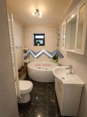 Spacious 4-Bedroom Apartment in Otopeni's Heart - Image 3
