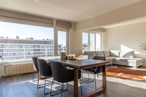 Bright 3-Bedroom Penthouse with Terraces & Parking in Ukkel - Image 4