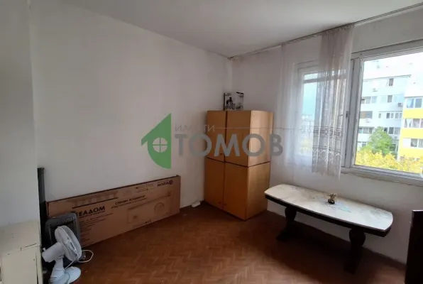 Spacious 3-Bedroom Apartment in Zheleznik, Stara Zagora - Image 1