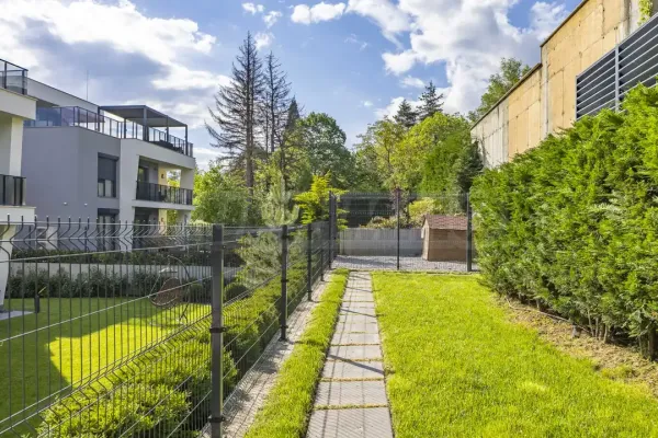 Luxury home with panoramic Vitosha &amp; Sofia views - Image 3
