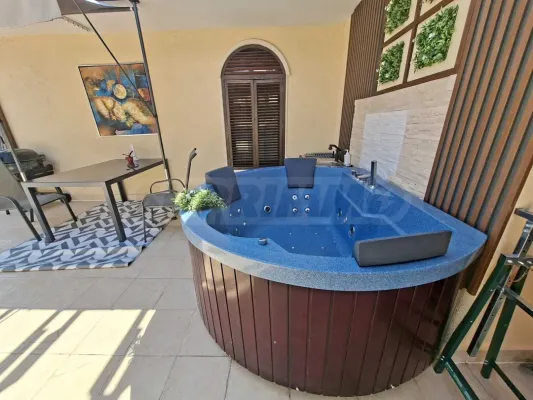 Spacious мезонет with jacuzzi in Balchik. - Image 3