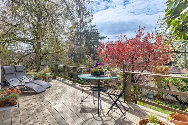 Charming Victorian House with Garden: Peace & Versatility in Ukkel - Image 5