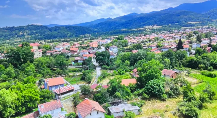 Charming House Near Forest &amp; River in Raduil - Image 4