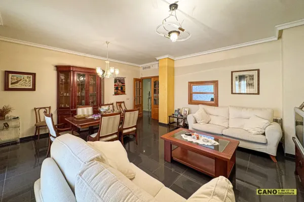 Spacious 3-Bedroom House with Elevator in Roquetas de Mar - Image 2