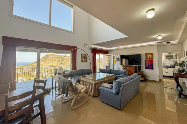 Spacious Chalet with Pool &amp; Stunning Valley &amp; Sea Views - Image 5