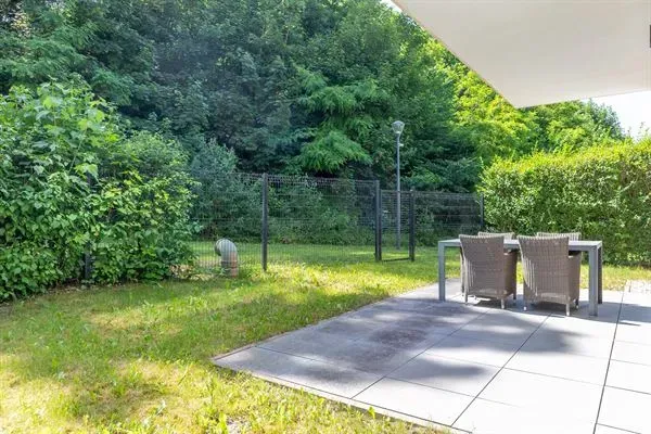 Ground Floor Gem: Garden &amp; Parking! - Image 2
