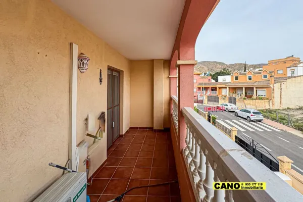 Spacious 5 Bedroom Villa with Solar & Private Sunroom for Sale - Image 1