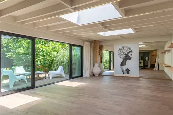 Private Villa with Professional Space Near Golf des Sept Fontaines - Image 2