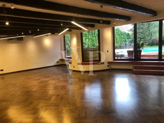 Spacious House with Pool and Terrace in Belgrade, 5 Bedrooms - Image 3