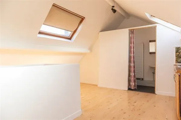 Spacious 5-Bedroom House Near Notre-Dame de Lourdes, Jette, Belgium - Image 2