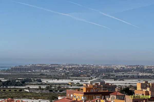 Spacious 3-Bedroom Sea View Apartment with Private Terrace - Image 1