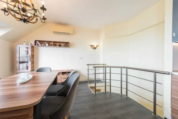 Luxury beachfront apartment with sea view terrace - Image 3