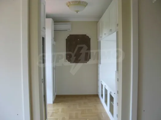 Luxury Four-Level Villa in Kirsiyaka District - Image 4