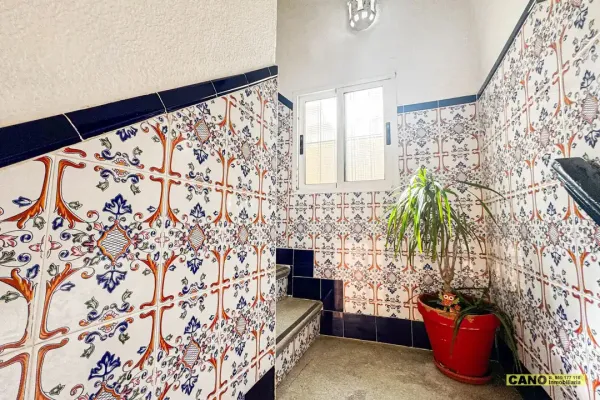 Spacious 5-Bedroom House in Almería with Stunning Terrace &amp; Dual Access - Image 2