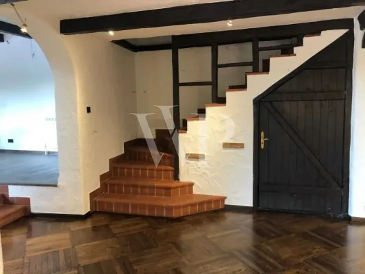 Spacious House with Pool and Terrace in Belgrade, 5 Bedrooms - Image 4
