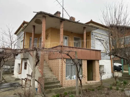 Spacious Two-Story House with Land in Archar, Bulgaria - Image 5