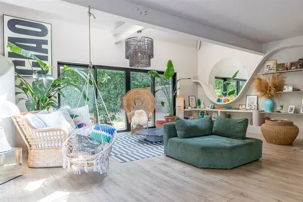 Private Villa with Professional Space Near Golf des Sept Fontaines - Image 5