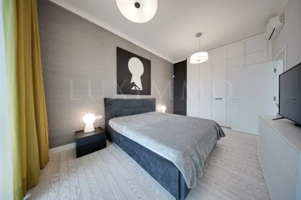Luxury Diamond Apartment: Sofia's Finest Residence - Image 5
