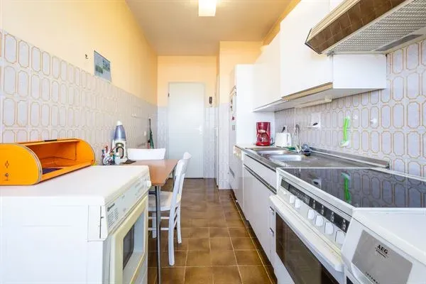 Spacious Brussels Apartment with Terraces & Panoramic City Views - Image 4