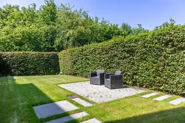 Uccle Apartment: Garden &amp; Modern Living - Image 1