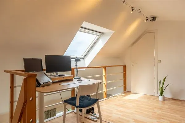Spacious Terraced Duplex Apartment with Terrace in Oudergem, Belgium - Image 3