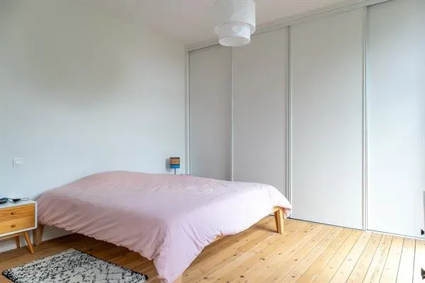 Charming 4-Bedroom House in Ukkel with Terrace and Garden - Image 2