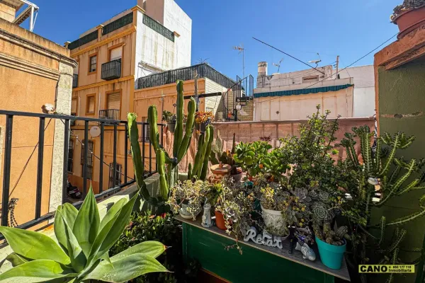 Spacious 5-Bedroom House in Almería with Stunning Terrace &amp; Dual Access - Image 3