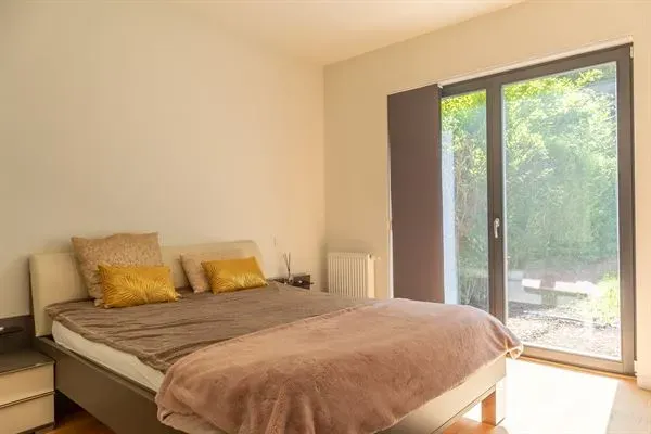 Ground Floor Gem: Garden &amp; Parking! - Image 5