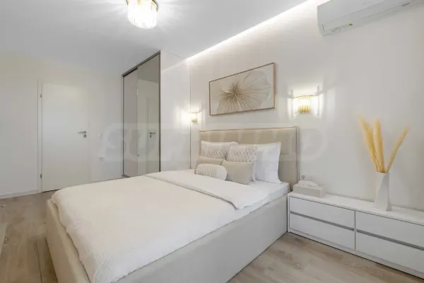 Lux Living: Stunning Designer Three-Bedroom Apartment in Plovdiv - Image 4