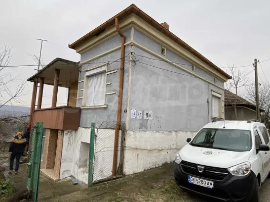 Spacious Two-Story House with Land in Archar, Bulgaria - Image 1