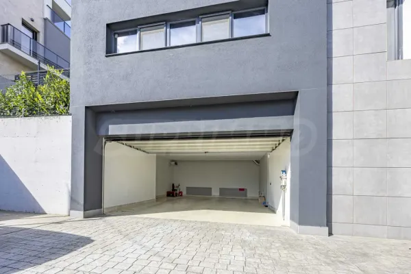 Luxury home with panoramic Vitosha &amp; Sofia views - Image 5