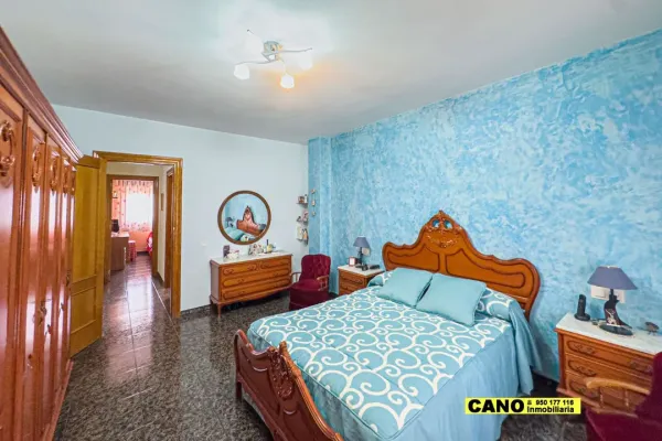 Spacious 5 Bedroom Villa with Solar & Private Sunroom for Sale - Image 2