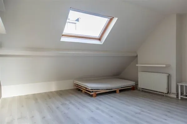 Spacious 6-Bedroom House with Garden in Ukkel – Perfect Family Home - Image 5