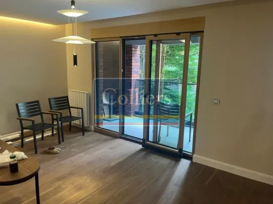 Spacious 4-Bedroom Apartment with Garage in Belgrade's Prime Location - Image 1