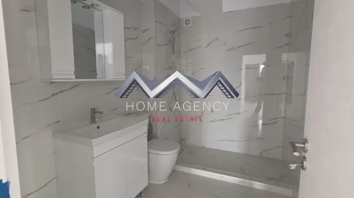 Spacious 3-Bedroom Apartment in Central Otopeni for Sale - Image 5