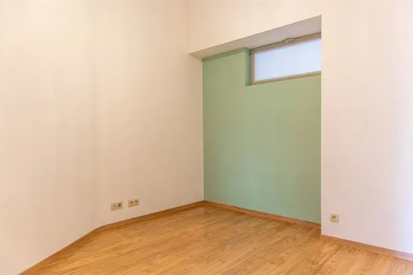 Bright Anderlecht Loft with Terrace – 100m2, South-West Facing - Image 5