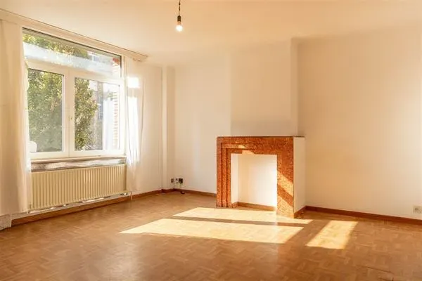 Spacious 5-Bedroom House Near Notre-Dame de Lourdes, Jette, Belgium - Image 1