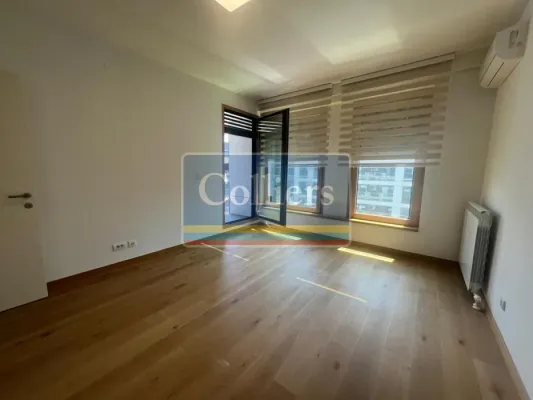 West 65: Modern Office Space - Image 1